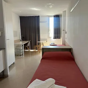  Hostal Residencia Universitaria Resa Francesc Giralt I Serra España